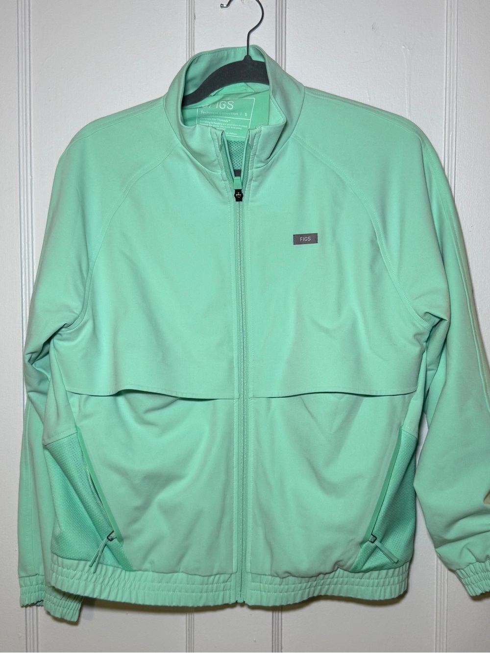 FIGS Women Small Sydney Scrub Jacket